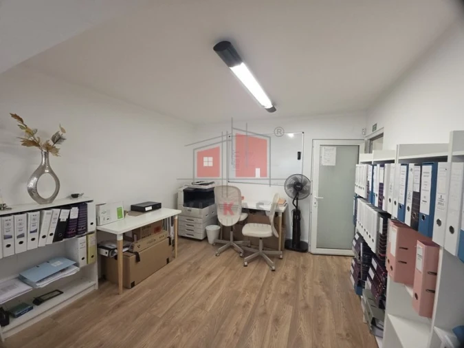 Escritório para Arrendamento em Venda do Pinheiro e Santo Estêvão das Galés Foto 2