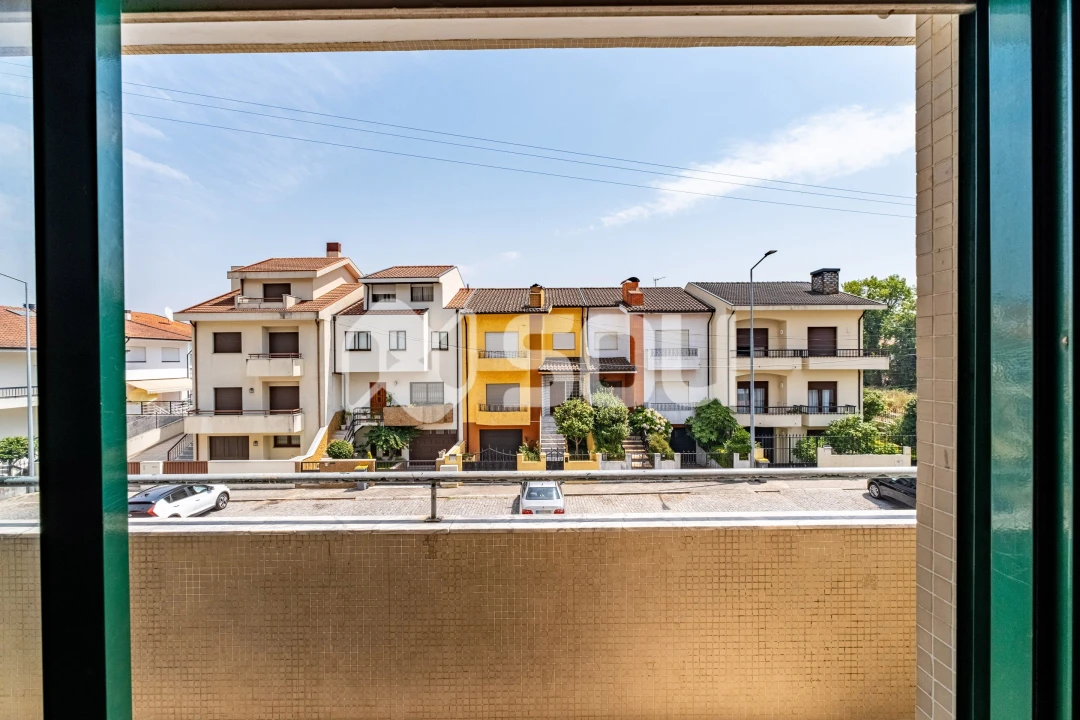 Apartamento T3 para Venda em Vilar de Andorinho Foto 2