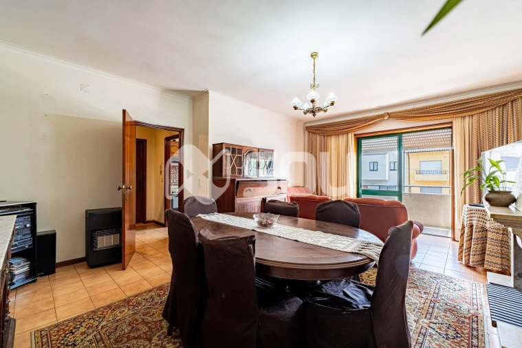 Apartamento T3 para Venda em Vilar de Andorinho Foto 4