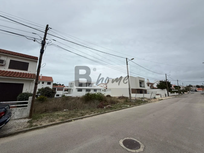 Terreno para Venda em Charneca de Caparica e Sobreda Foto 2