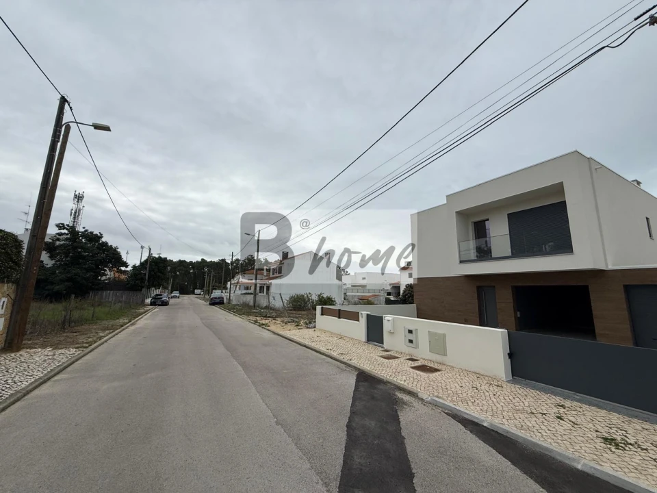 Terreno para Venda em Charneca de Caparica e Sobreda Foto 5