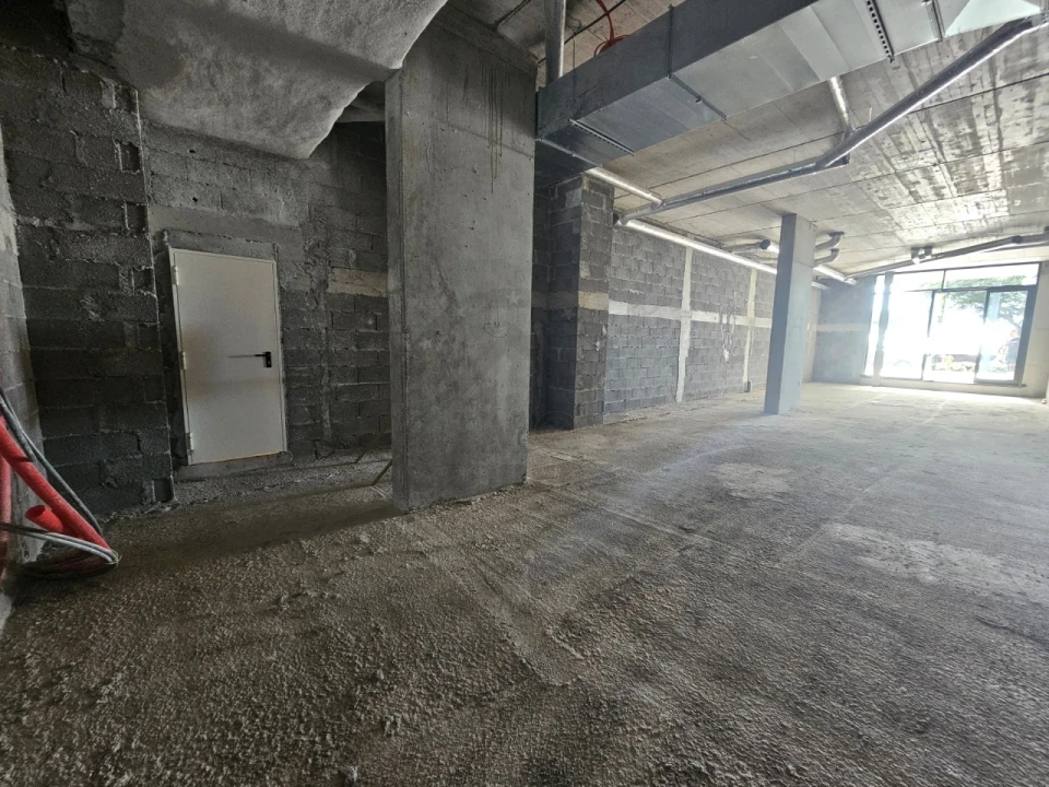 Loja para Arrendamento em São Martinho Foto 8