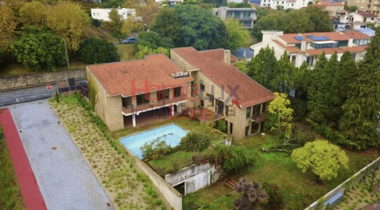 Moradia T4 para Venda em Azurem Foto 2