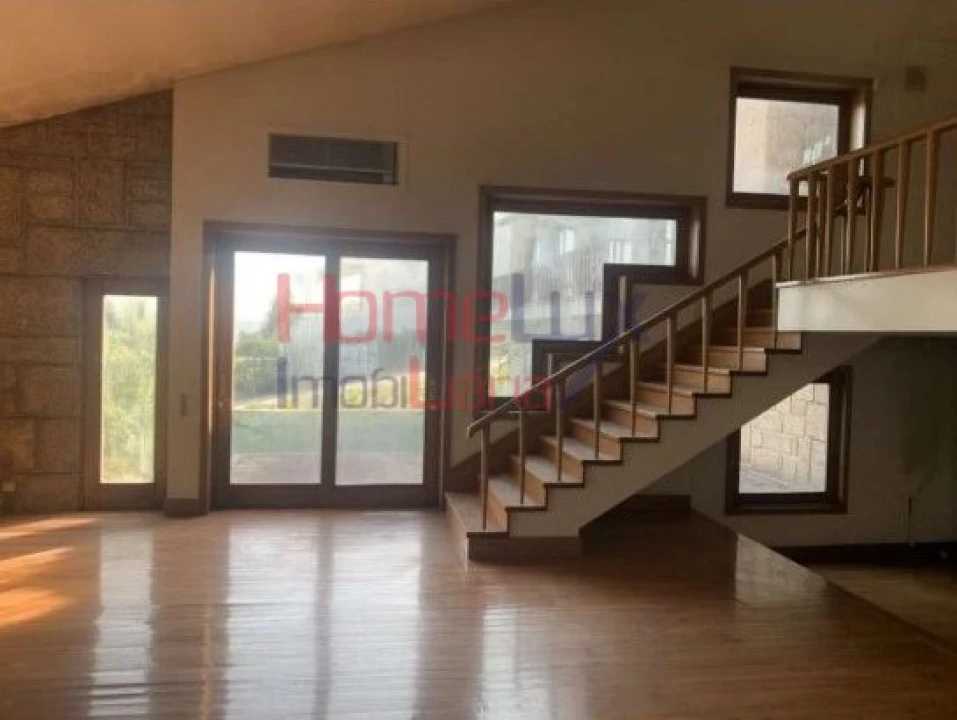 Moradia T4 para Venda em Azurem Foto 10