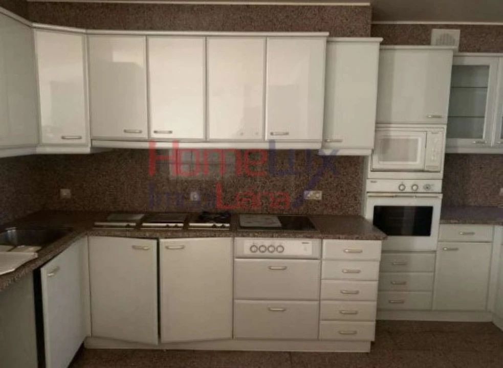 Moradia T4 para Venda em Azurem Foto 17