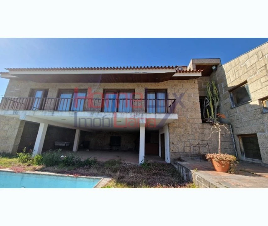 Moradia T4 para Venda em Azurem Foto 9