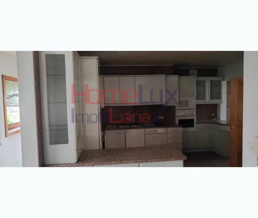 Moradia T4 para Venda em Azurem Foto 19