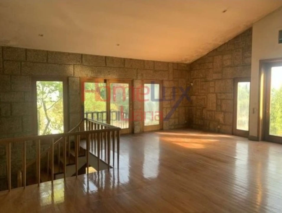 Moradia T4 para Venda em Azurem Foto 34