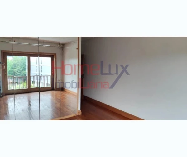 Moradia T4 para Venda em Azurem Foto 33