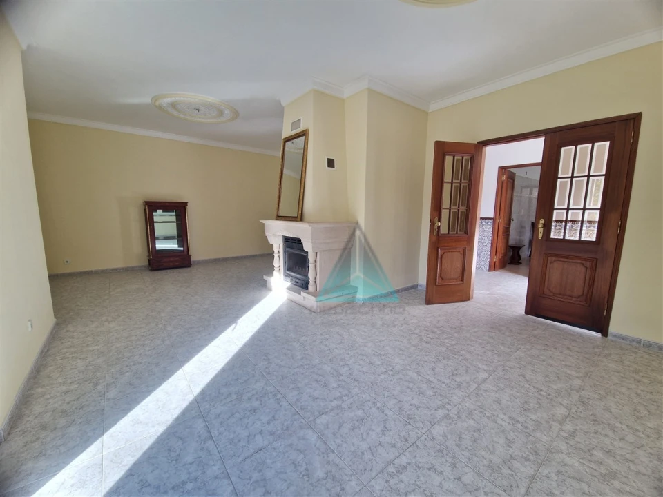 Moradia T5 para Arrendamento em Fernao Ferro Foto 3