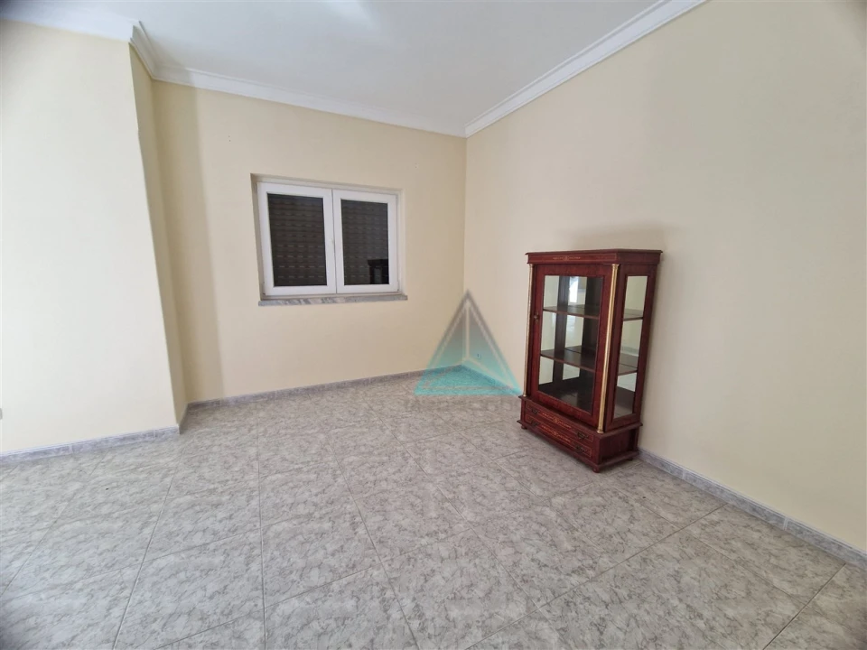 Moradia T5 para Arrendamento em Fernao Ferro Foto 16