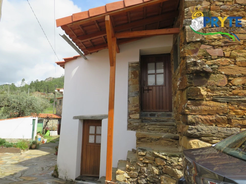 Moradia T3 para Venda em Sobreira Formosa e Alvito da Beira Foto 2