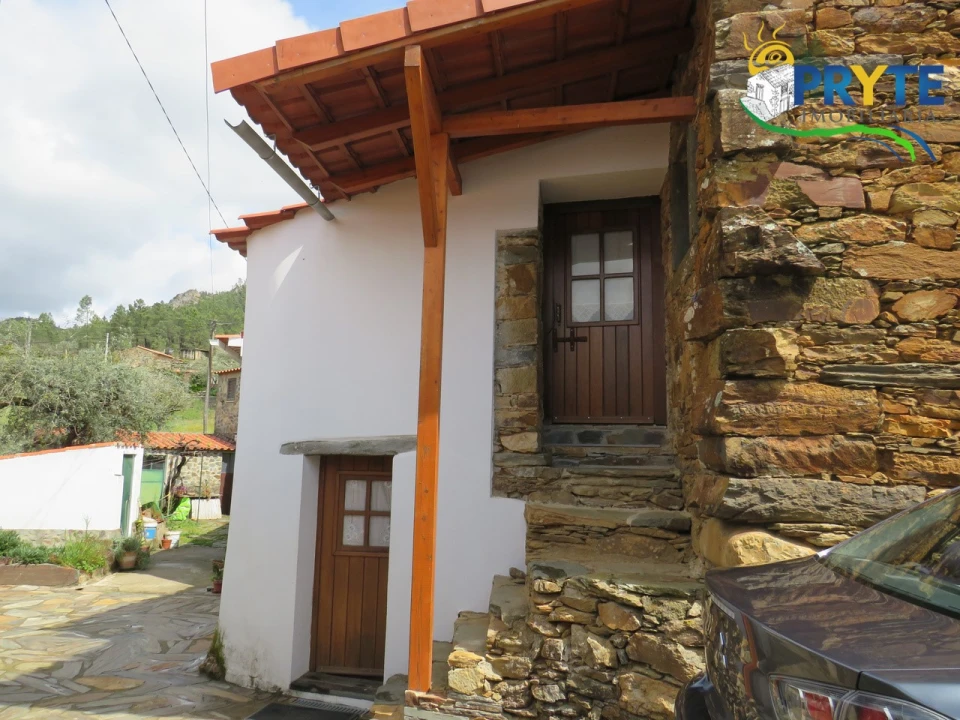 Moradia T3 para Venda em Sobreira Formosa e Alvito da Beira Foto 5