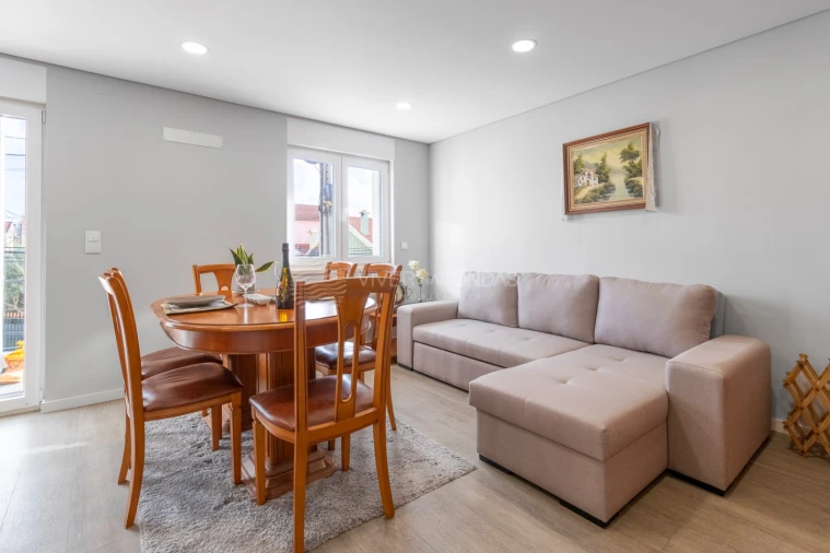 Apartamento T2 para Venda em Quinta do Conde Foto 2