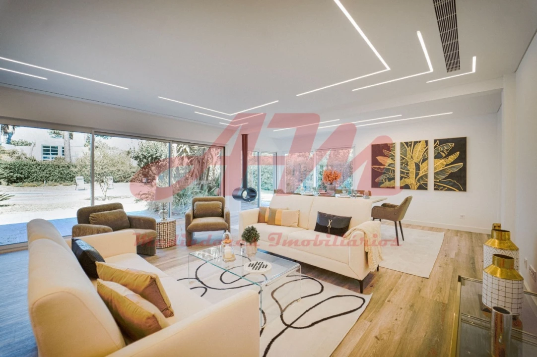 Moradia T4 para Venda em Charneca de Caparica e Sobreda Foto 2