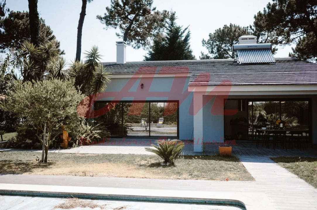 Moradia T4 para Venda em Charneca de Caparica e Sobreda Foto 3