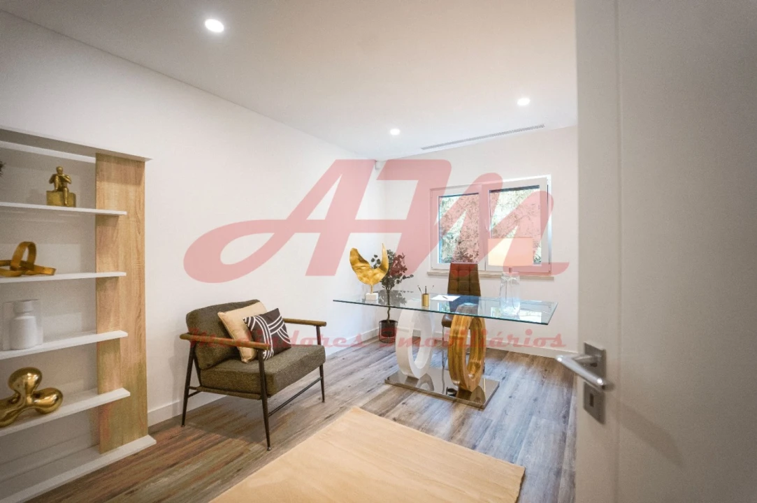 Moradia T4 para Venda em Charneca de Caparica e Sobreda Foto 24