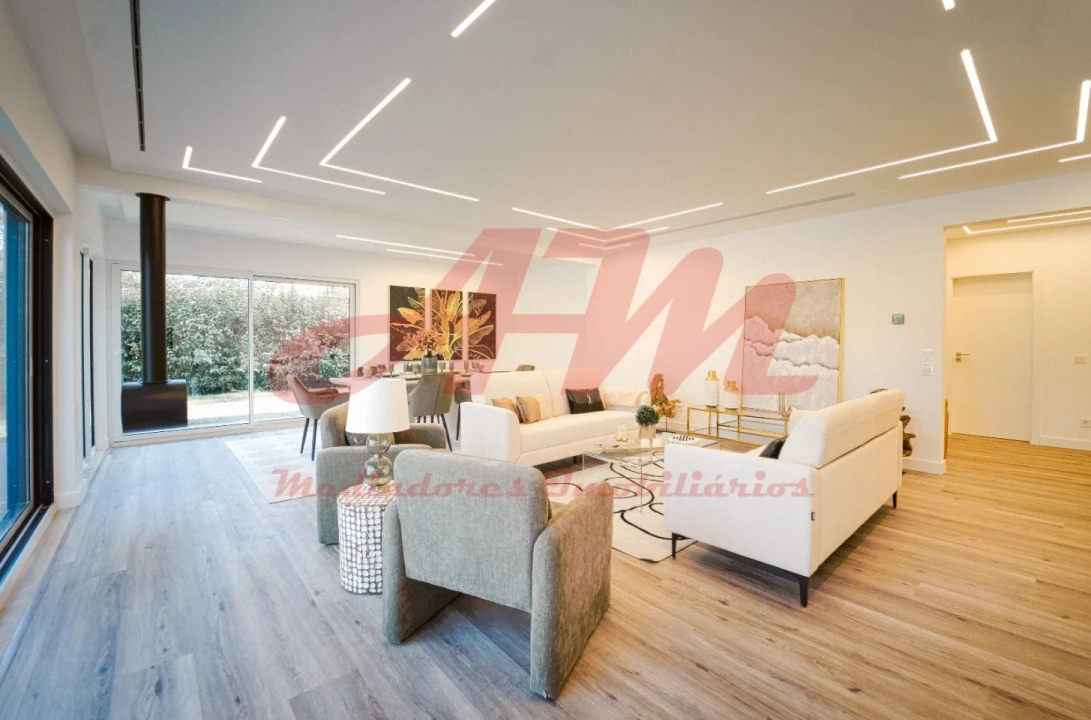 Moradia T4 para Venda em Charneca de Caparica e Sobreda Foto 27