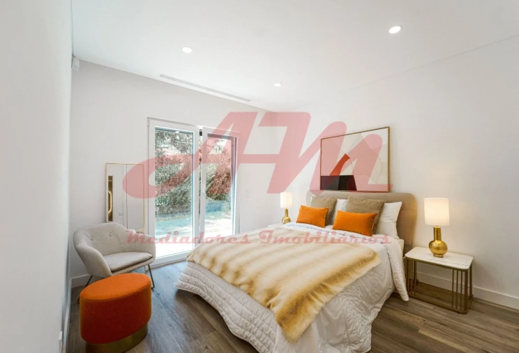 Moradia T4 para Venda em Charneca de Caparica e Sobreda Foto 18