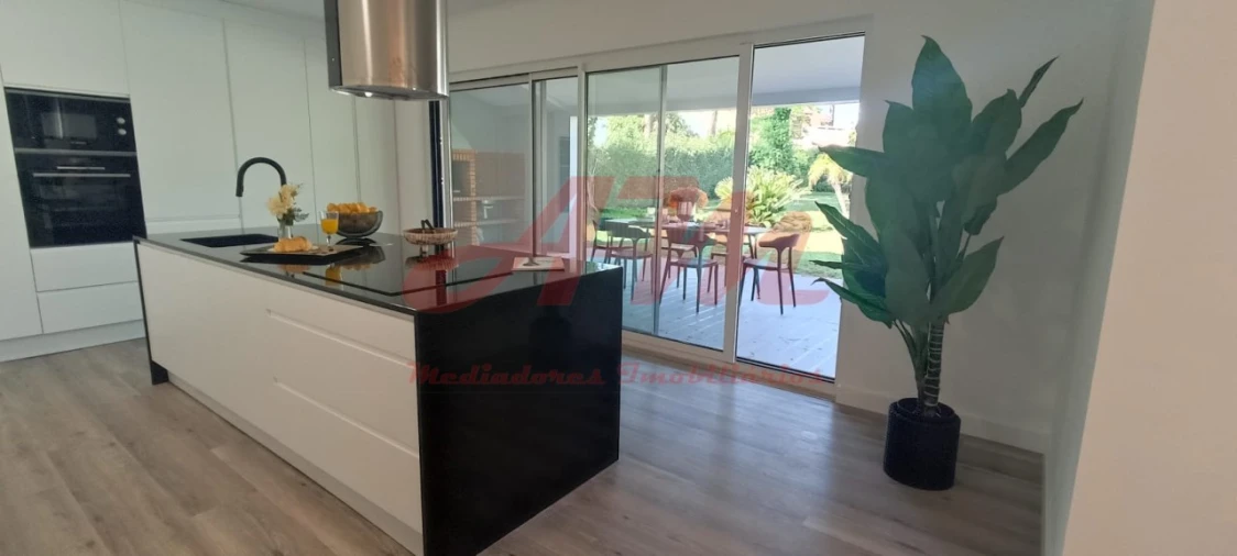 Moradia T4 para Venda em Charneca de Caparica e Sobreda Foto 69