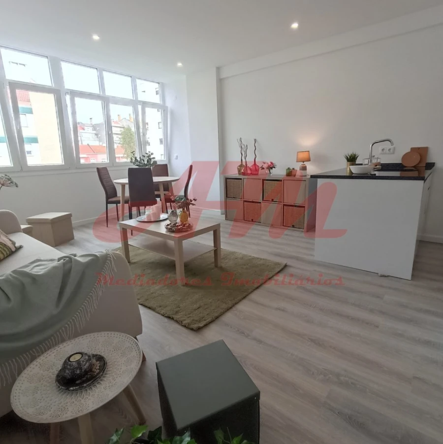 Apartamento T3 para Venda em Benfica Foto 9