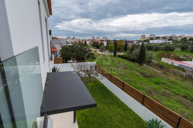 Moradia T2 para Venda em São Domingos de Rana Foto 27