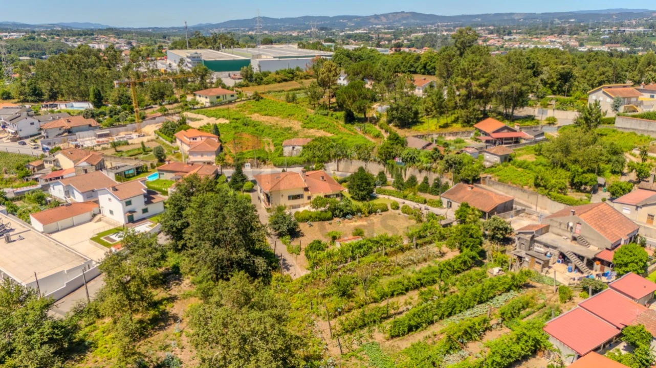 Moradia T4 para Venda em Lago Foto 3