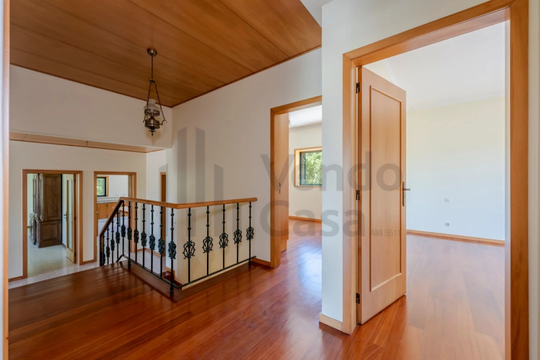 Moradia T4 para Venda em Lago Foto 28