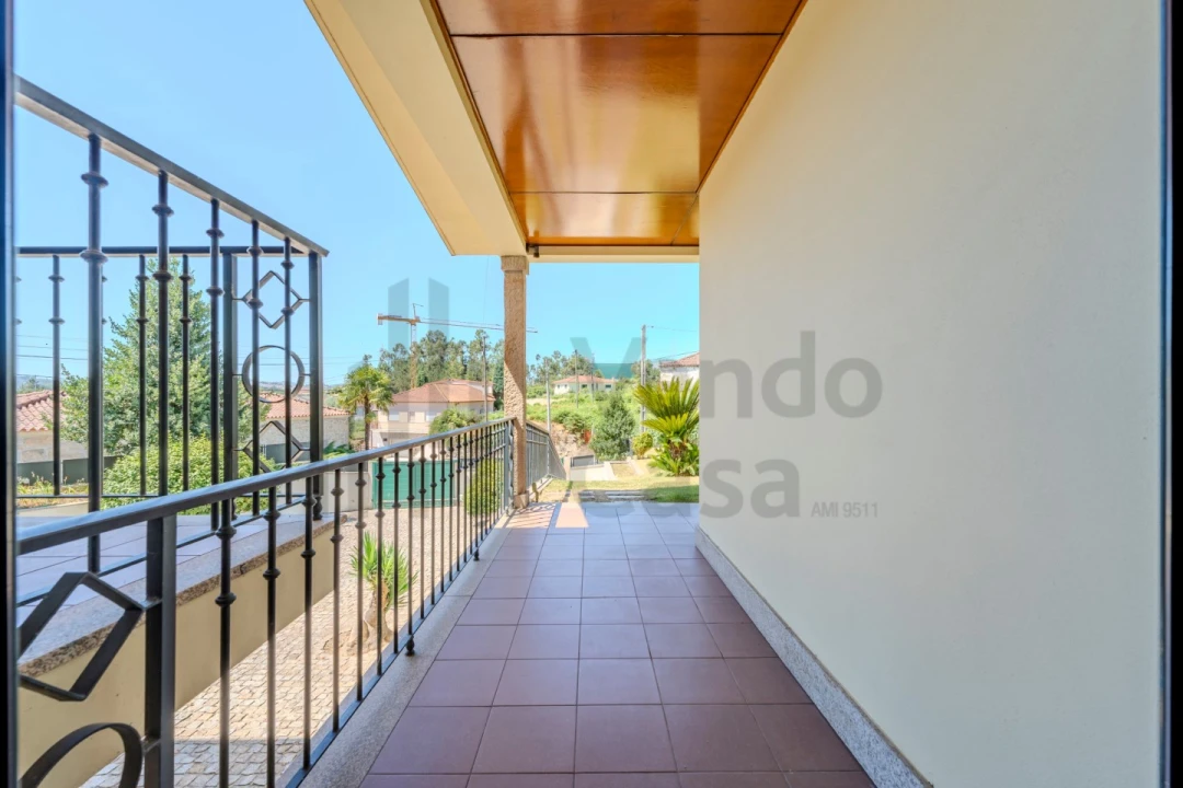 Moradia T4 para Venda em Lago Foto 37