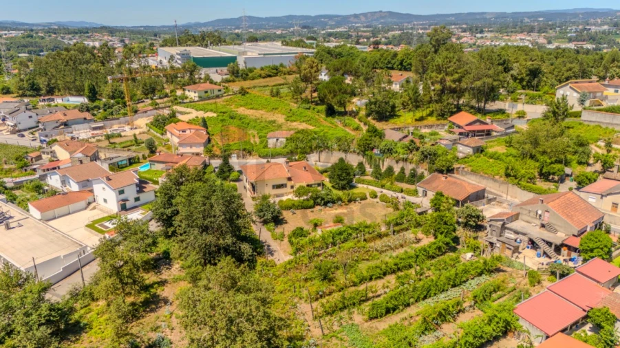 Moradia T4 para Venda em Lago Foto 3