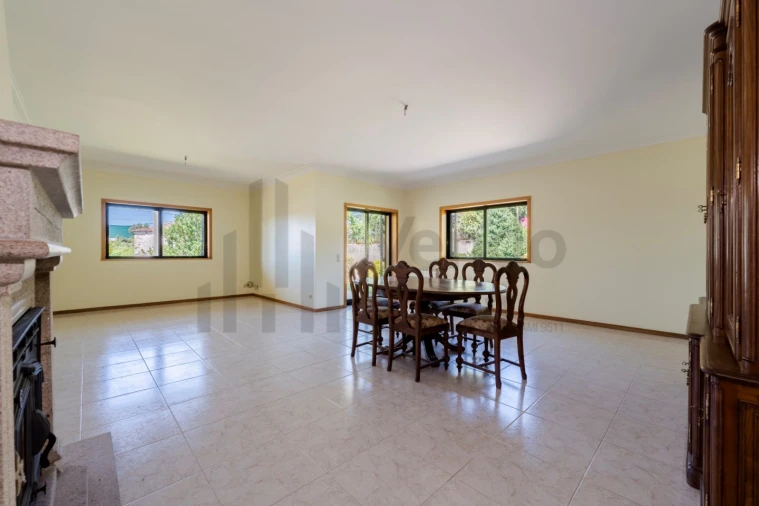 Moradia T4 para Venda em Lago Foto 10