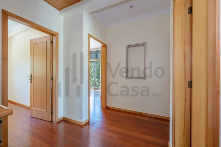 Moradia T4 para Venda em Lago Foto 19