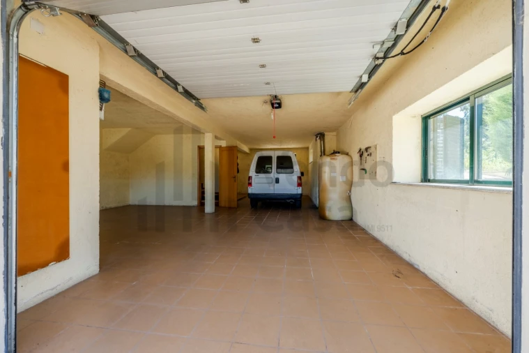 Moradia T4 para Venda em Lago Foto 32