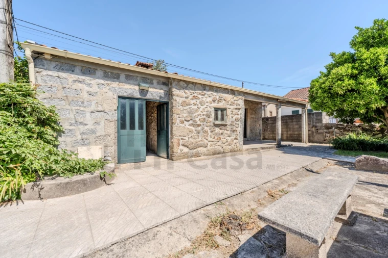 Moradia T4 para Venda em Lago Foto 41