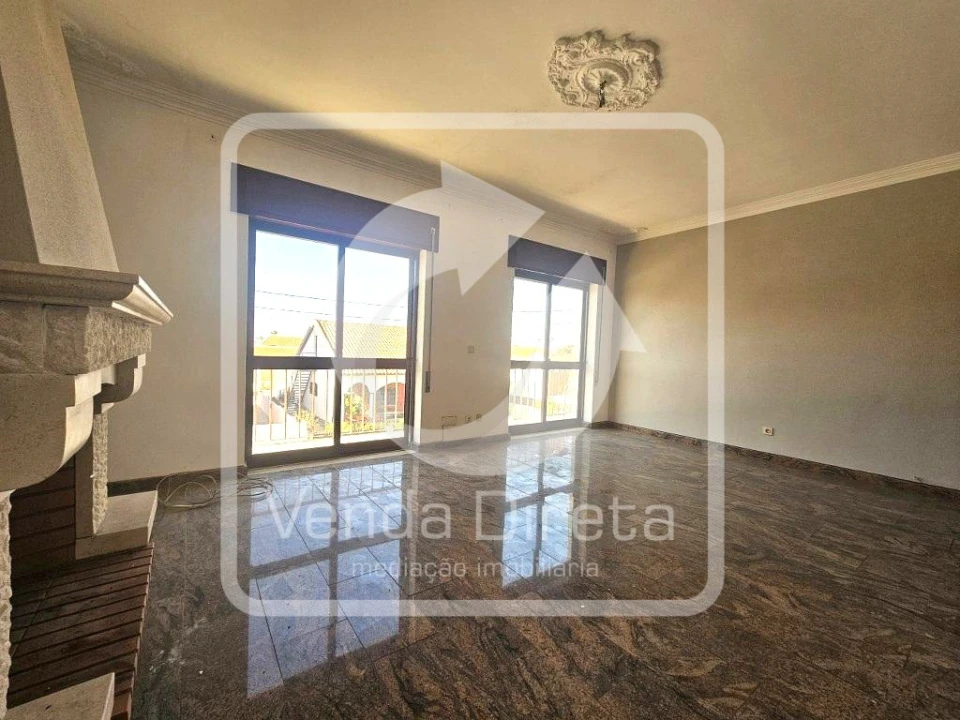 Apartamento T4 para Venda em Gaio-Rosário e Sarilhos Pequenos Foto 4