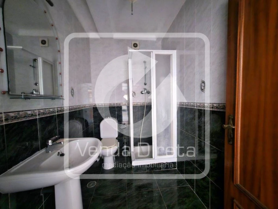 Apartamento T4 para Venda em Gaio-Rosário e Sarilhos Pequenos Foto 17