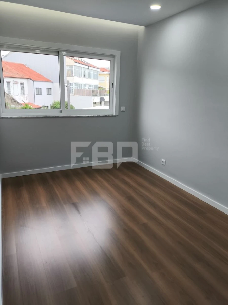 Apartamento T2 para Venda em Bonfim Foto 5