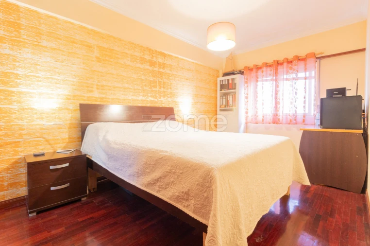 Apartamento T3 para Venda em São Domingos de Rana Foto 6