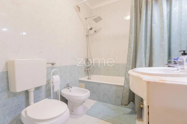 Apartamento T3 para Venda em São Domingos de Rana Foto 8