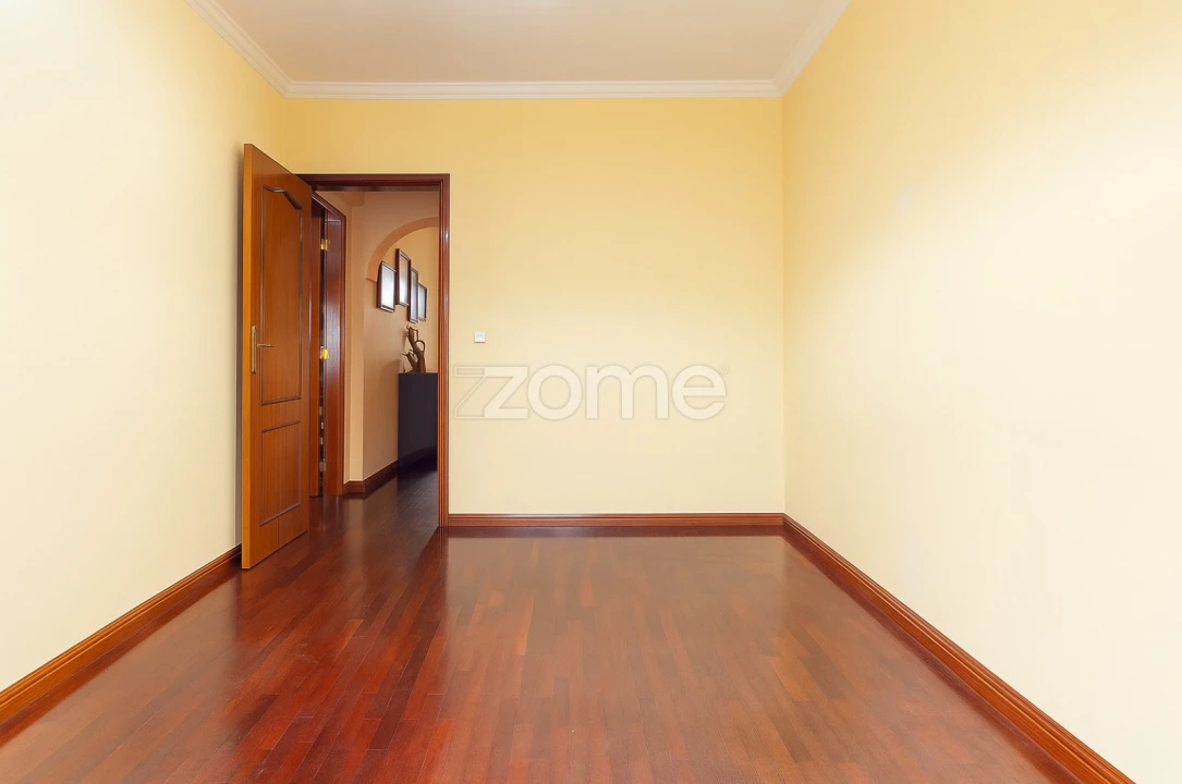 Apartamento T3 para Venda em São Domingos de Rana Foto 13