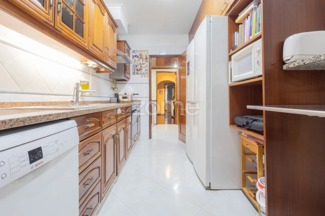 Apartamento T3 para Venda em São Domingos de Rana Foto 5