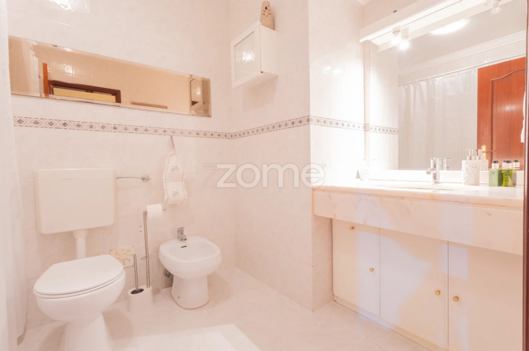 Apartamento T3 para Venda em São Domingos de Rana Foto 11