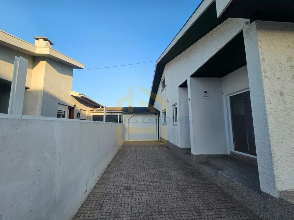 Moradia T3 para Venda em Mindelo Foto 1