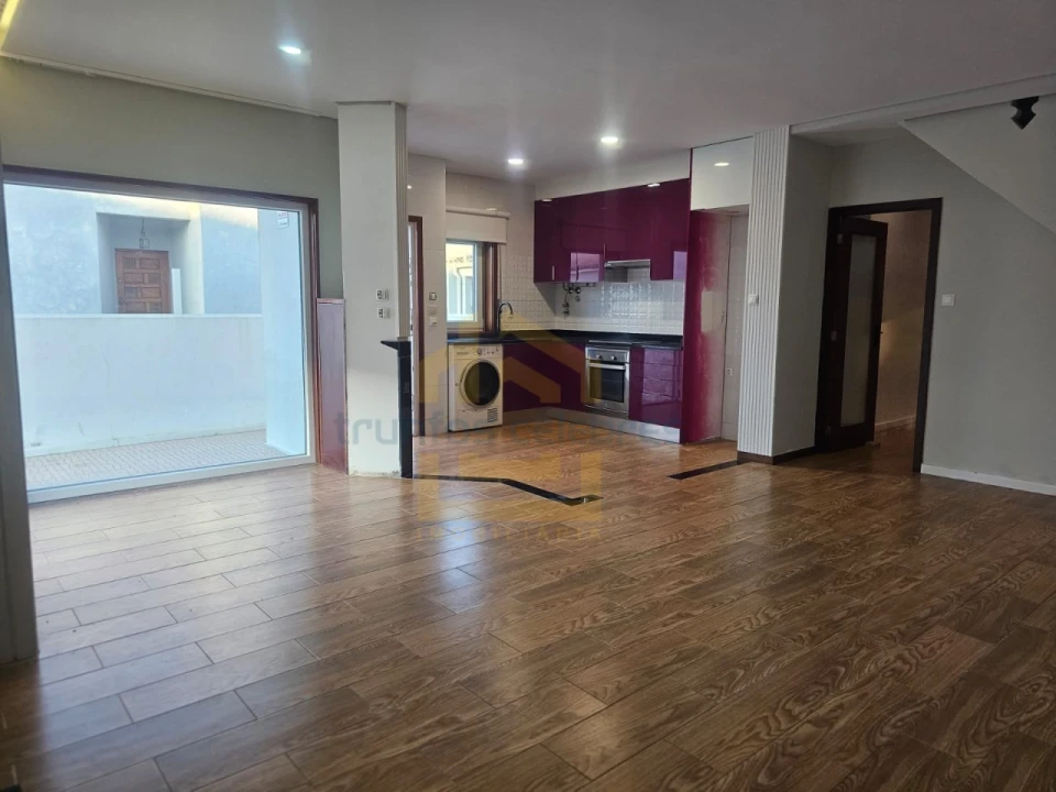 Moradia T3 para Venda em Mindelo Foto 3