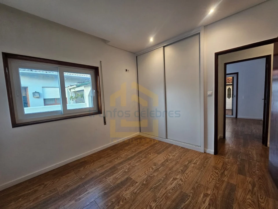 Moradia T3 para Venda em Mindelo Foto 6