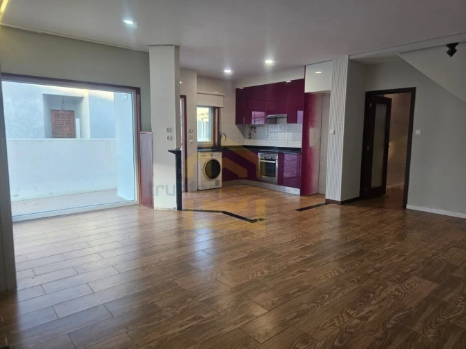 Moradia T3 para Venda em Mindelo Foto 3