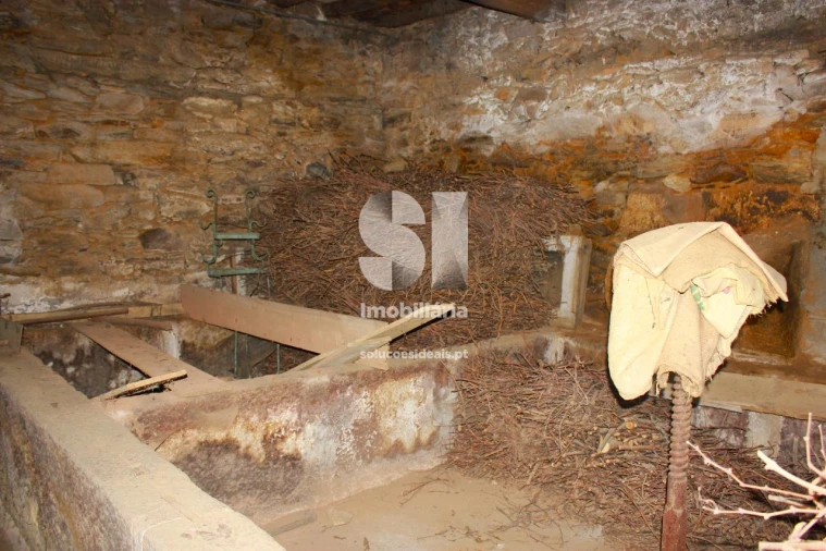 Moradia T2 para Venda em Sanfins do Douro Foto 14