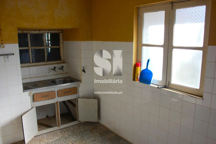 Moradia T2 para Venda em Sanfins do Douro Foto 26