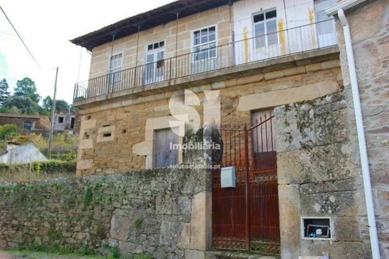 Moradia T2 para Venda em Sanfins do Douro Foto 4