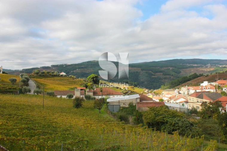 Moradia T2 para Venda em Sanfins do Douro Foto 29